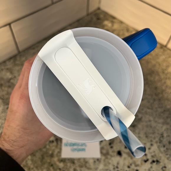 The Quencher H2.0 FlowState™ Tumbler | 40 OZ - Arctic Twist Limited Edition - Picture 4 of 5